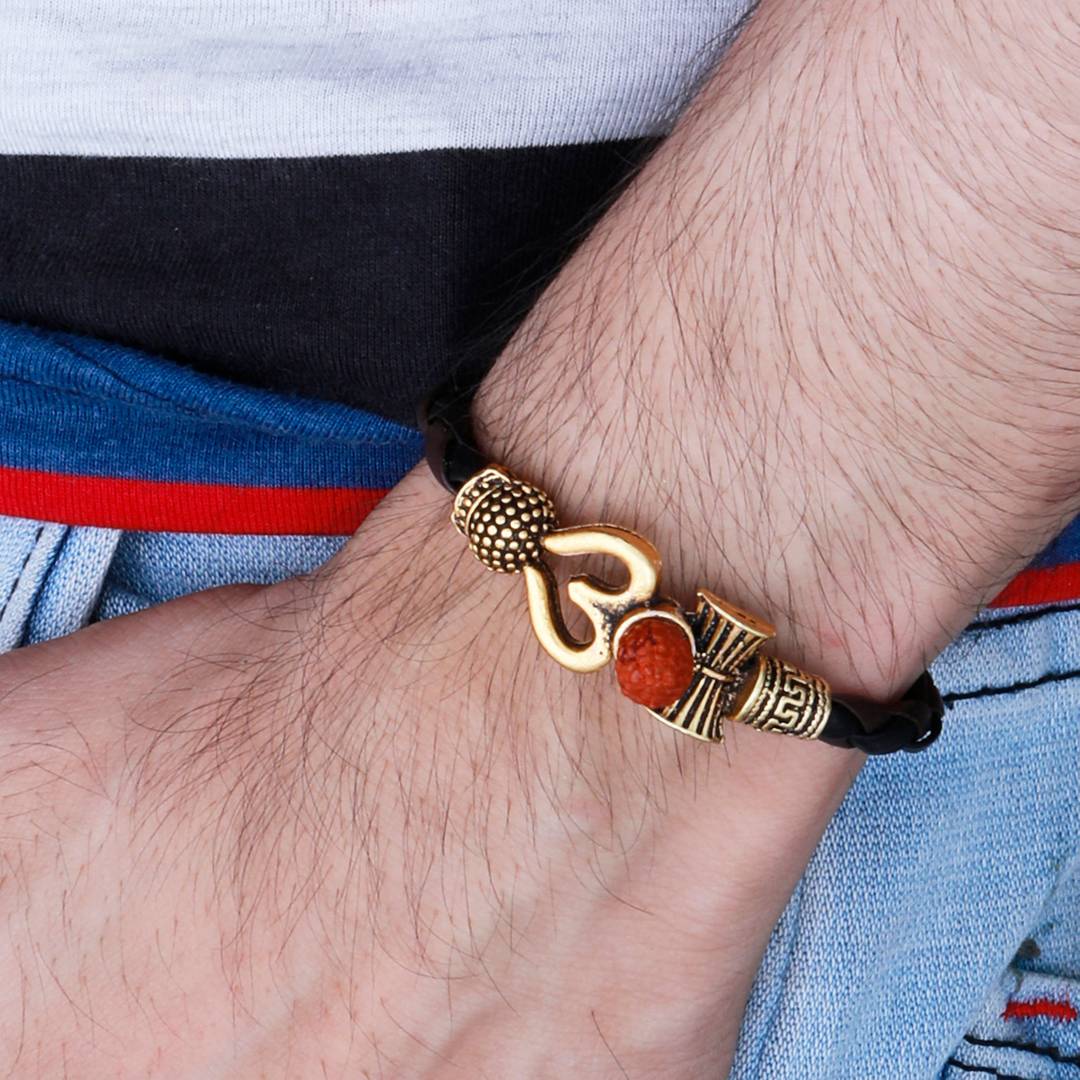 Solid Style Curb Link Design Men's Bracelet in 925 Sterling Silver –  Karizma Jewels
